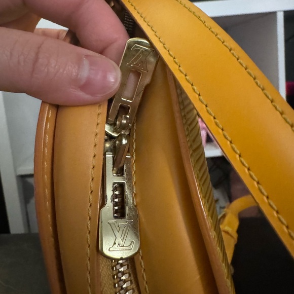 LV EPI BACKPACK - Picture 8 of 16